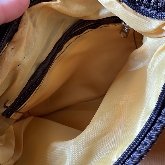 Vintage brown & cream crochet crossbody bag - Picture 4 of 6